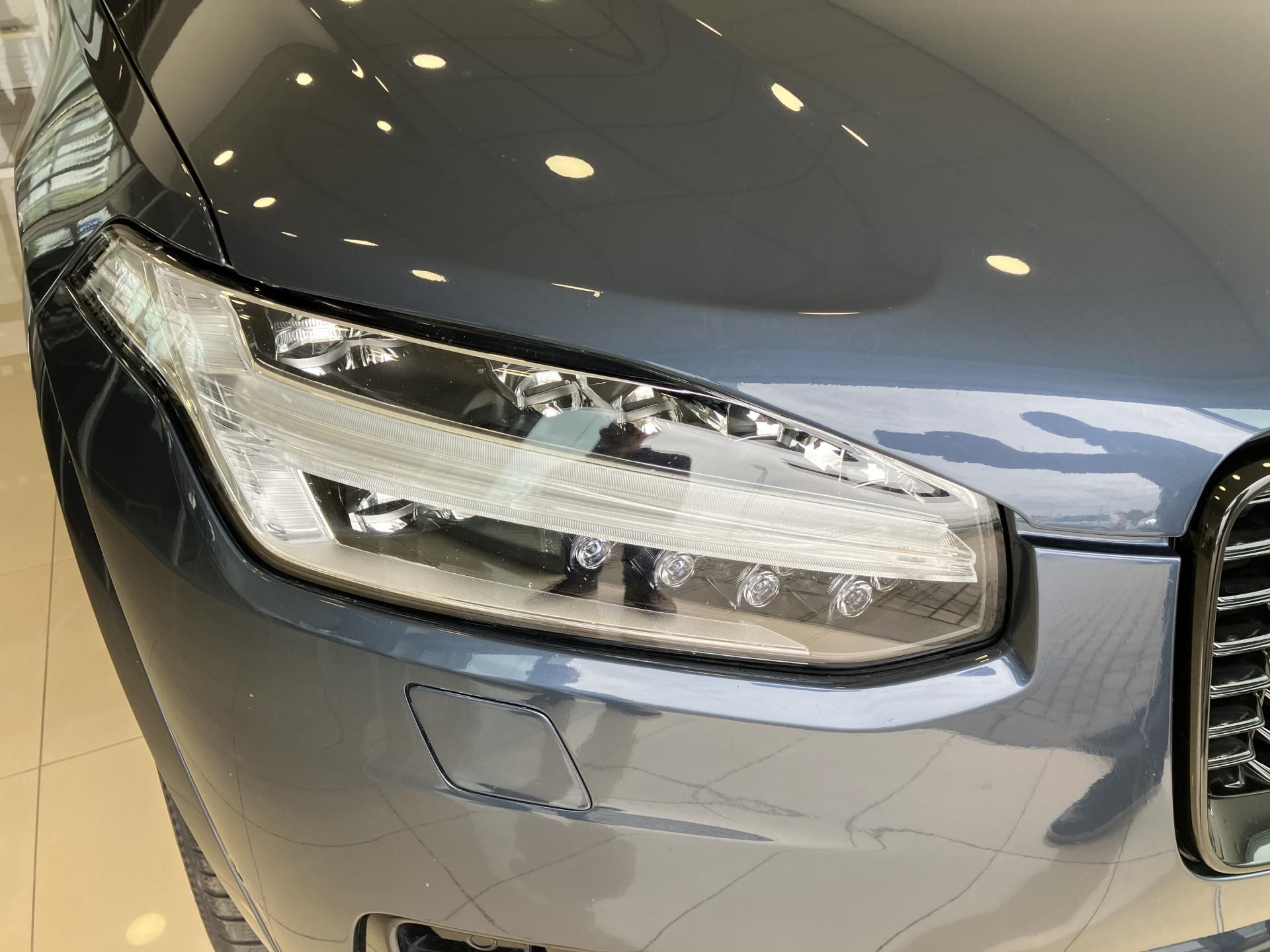 Volvo XC90, B5 AWD R-Design AT8, ČR - fotka 4