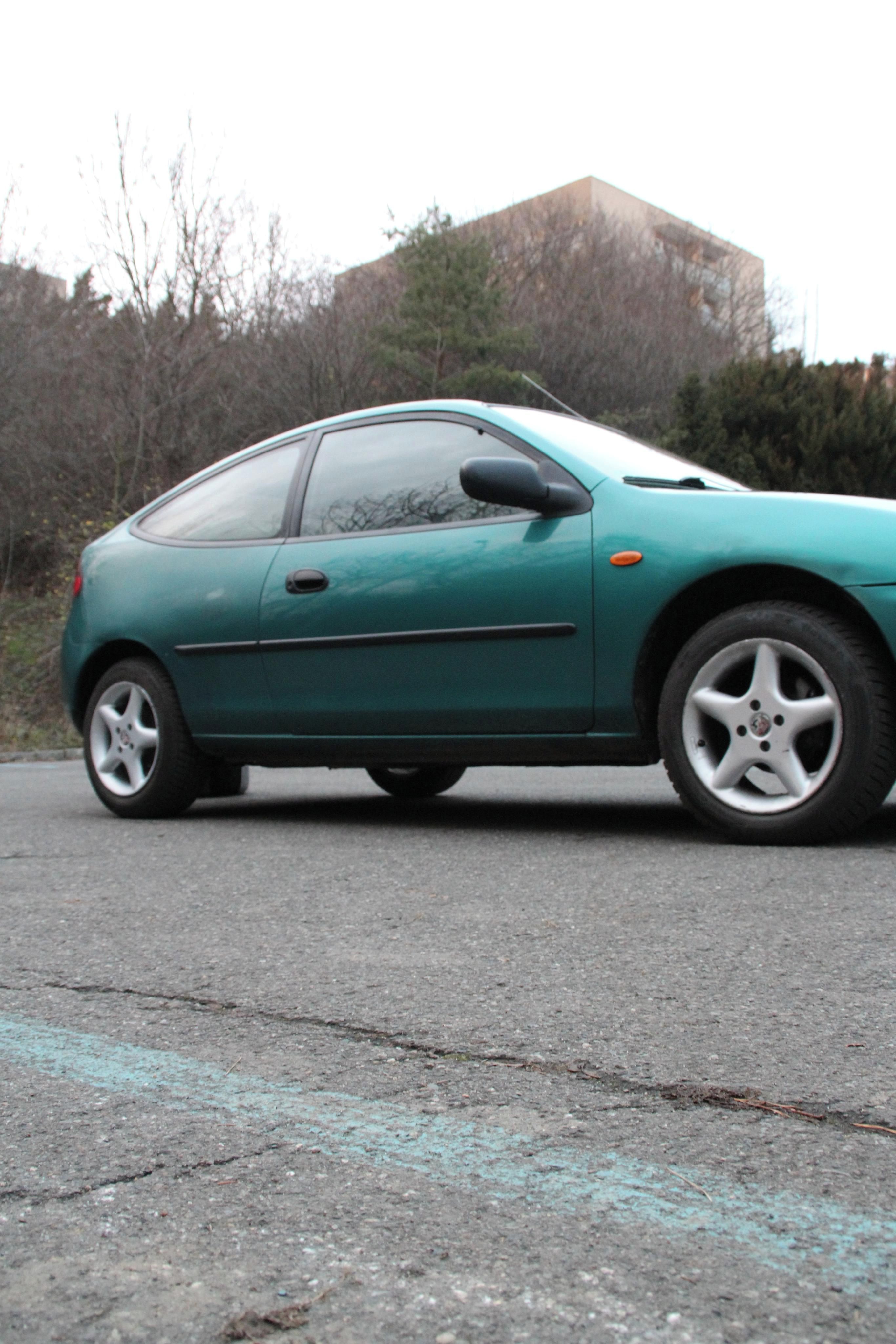 Mazda 323, 1.3 - fotka 3
