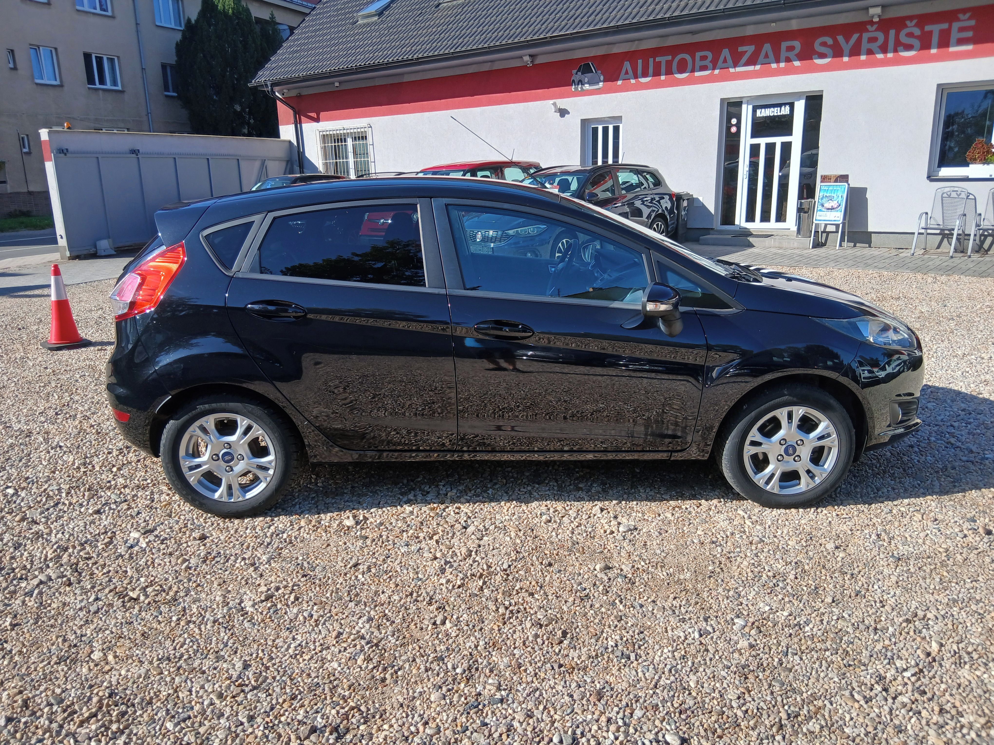 Ford Fiesta, 1.0i 59KW Klima 5dveří - fotka 4