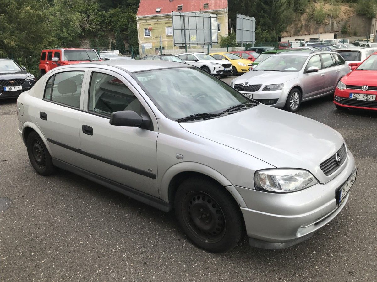 Opel Astra, 1,4 i 66kW 5dv. AC 62tkm! - fotka 4