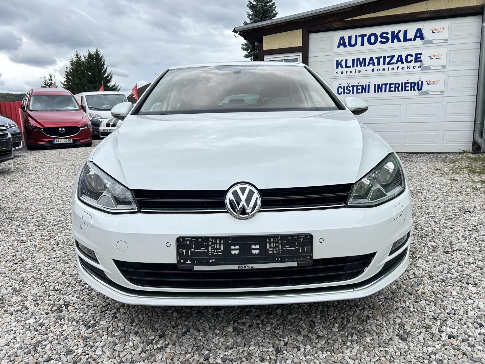 Volkswagen Golf, 1.2 TSi 81 KW pravidelný servi - fotka 3