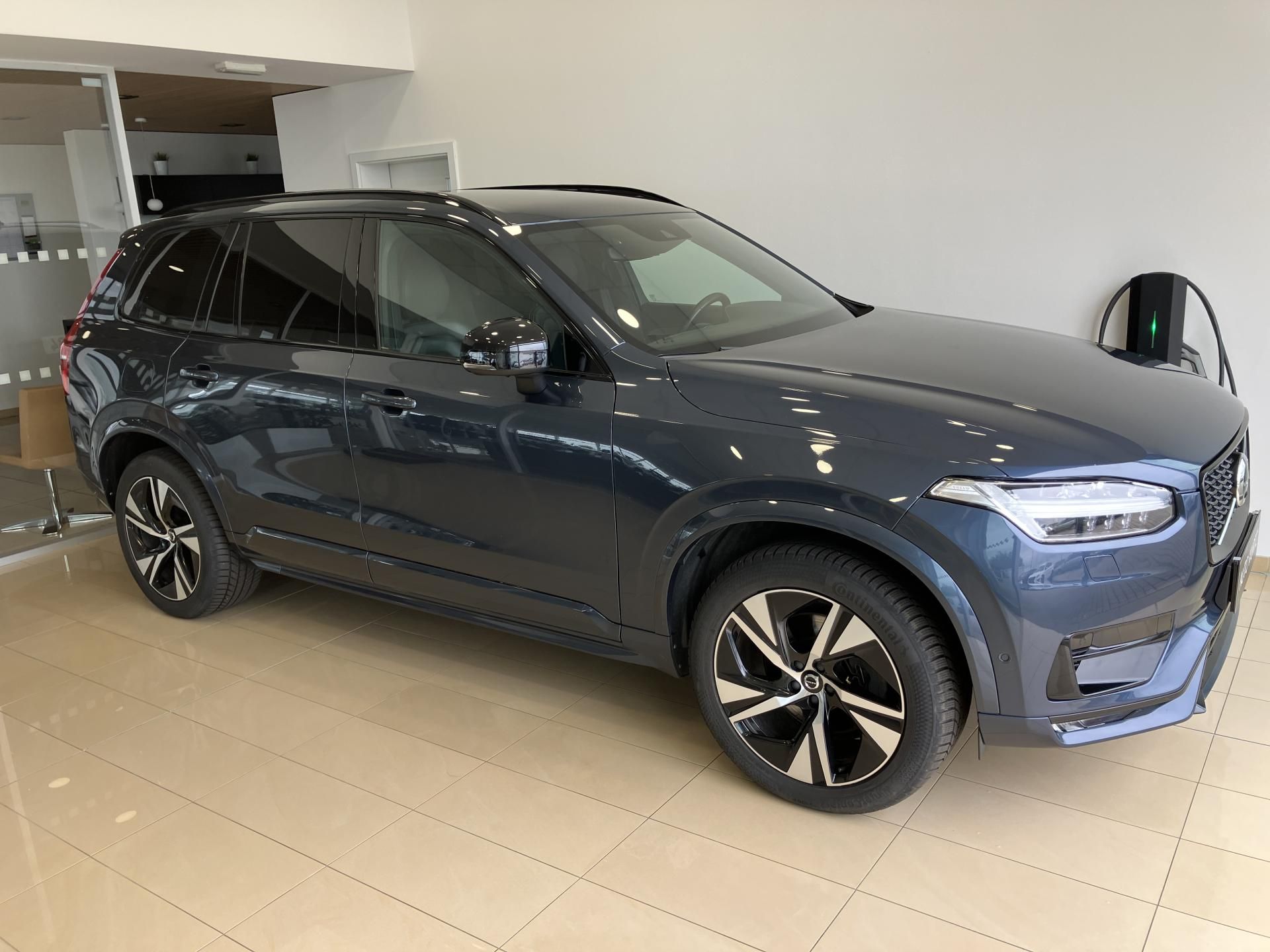 Volvo XC90, B5 AWD R-Design AT8, ČR - fotka 2