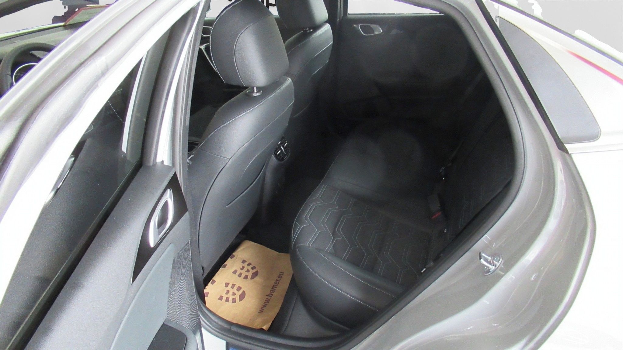 Kia XCee´d, CD 1,6 T-GDi GPF 7DCT STEEL ED - fotka 4
