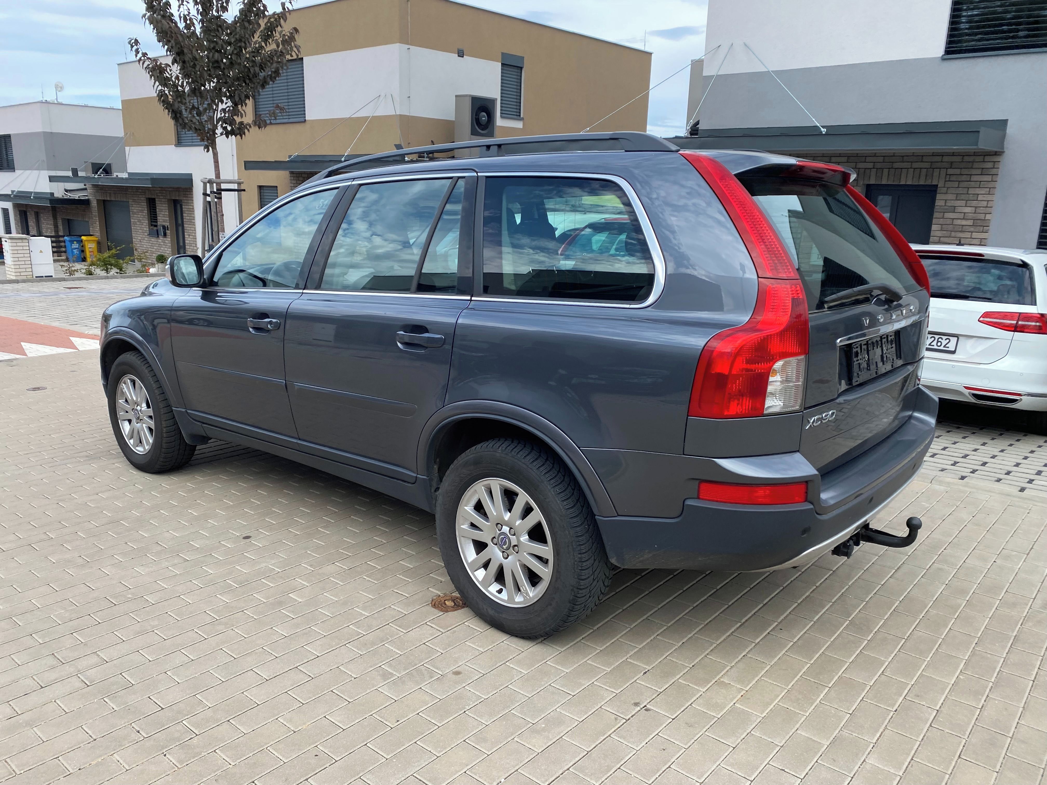 Volvo XC90, 2.4D D5, 4x4, tažné, nová STK - fotka 2