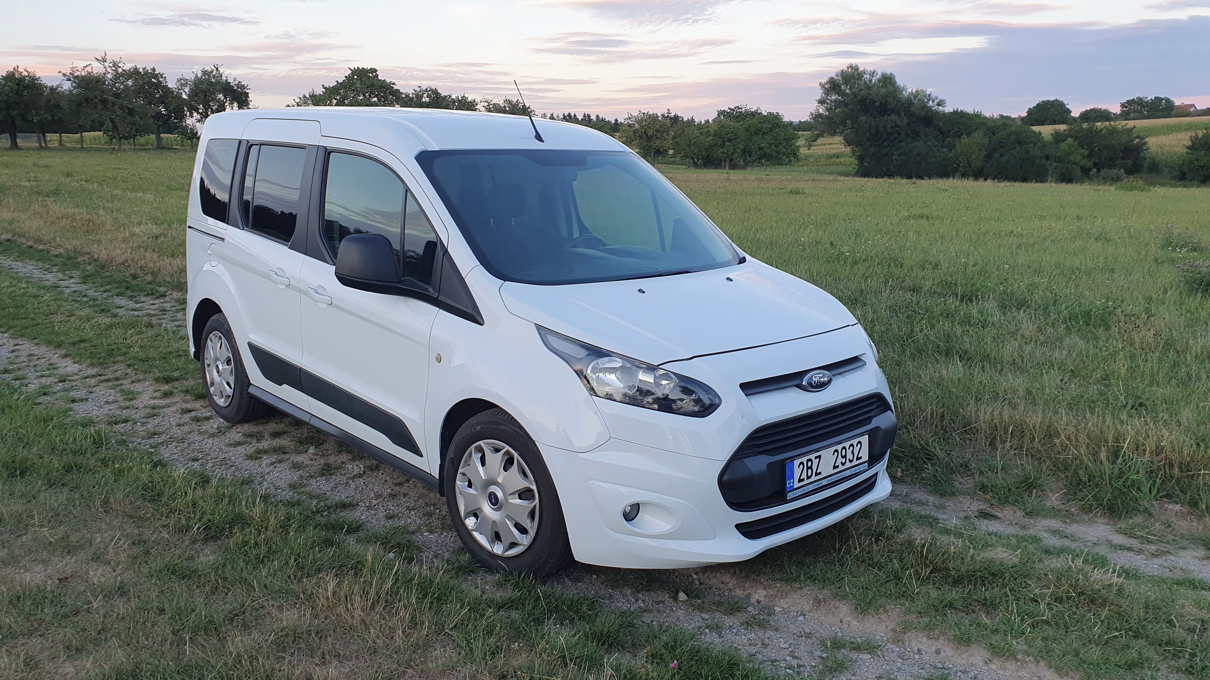 Ford Tourneo Connect, 5 míst, Tažné, Camper - fotka 6