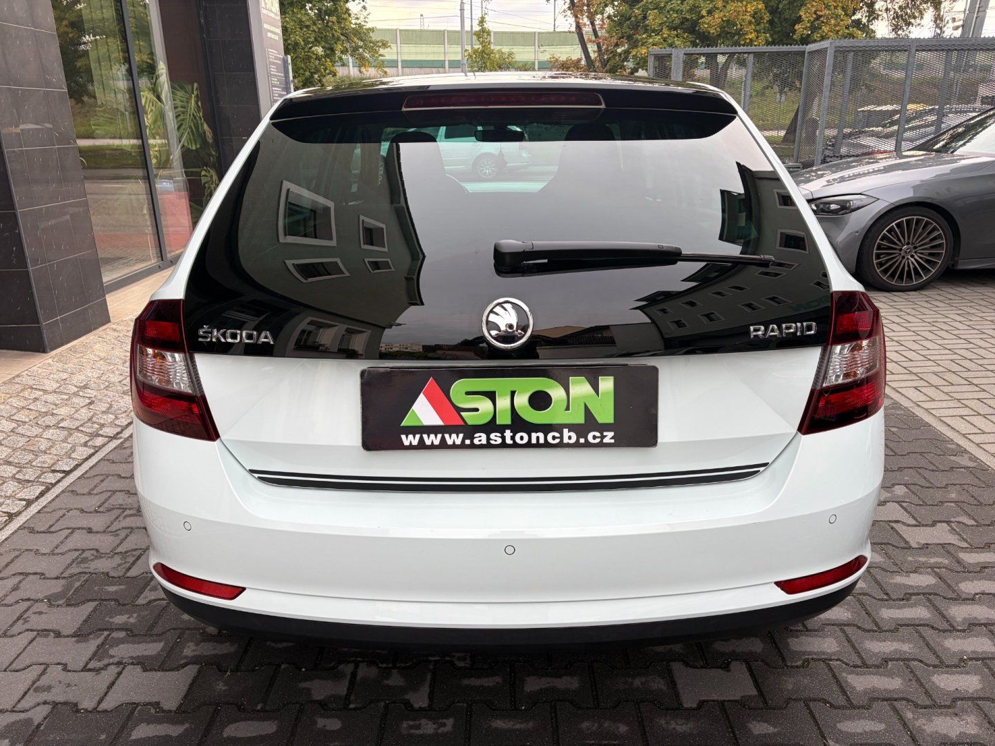 Škoda Rapid, 1,4TSi 92kW, DSG, Spaceback - fotka 5