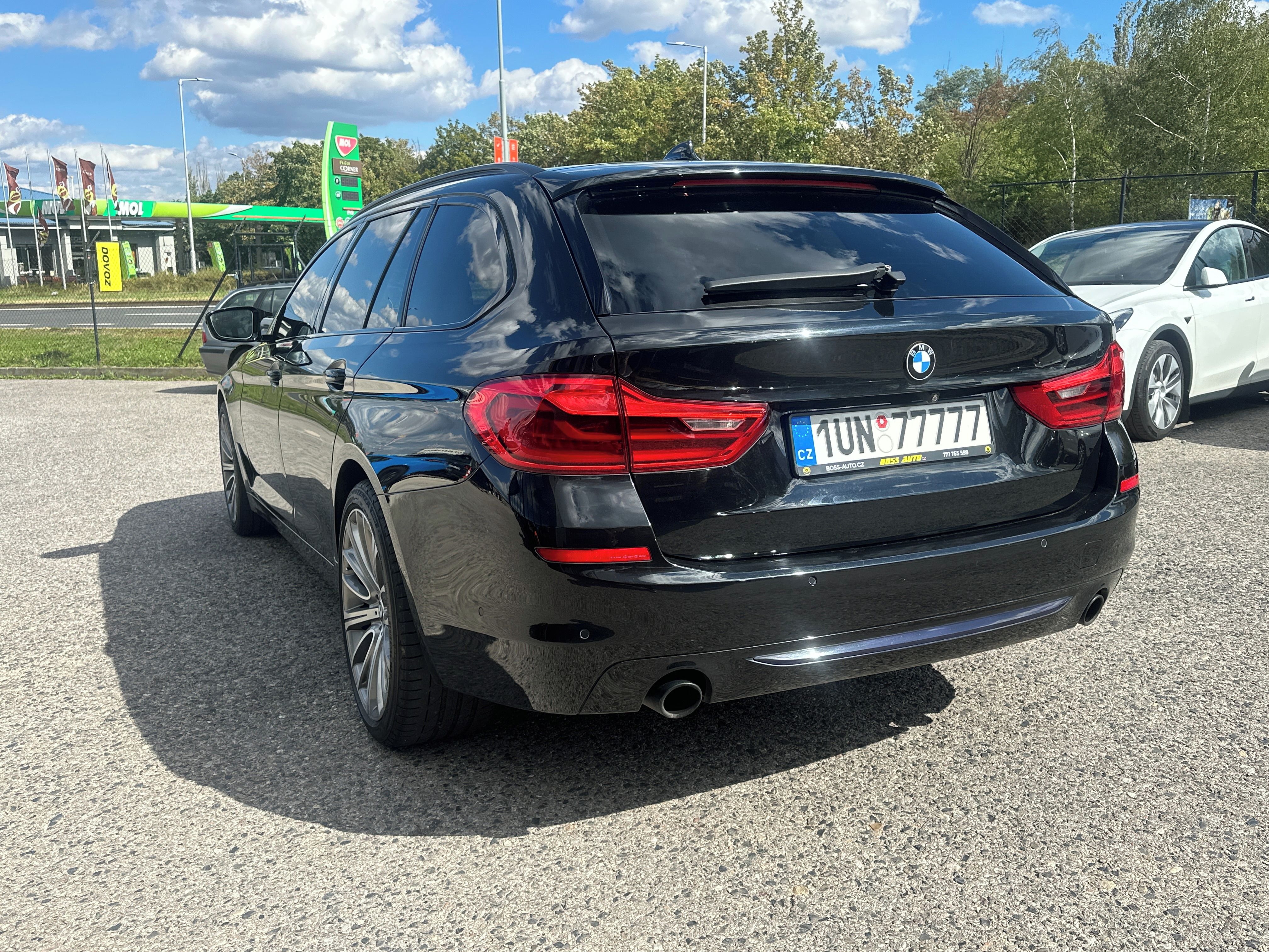 BMW Řada 5, BMW 530D 2020 - fotka 5
