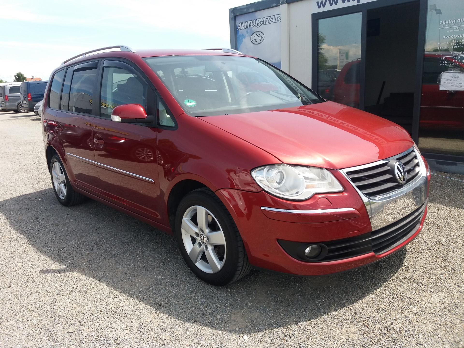 Volkswagen Touran, 1.4TSi,103kW,7.MÍST,XENONY! - fotka 2