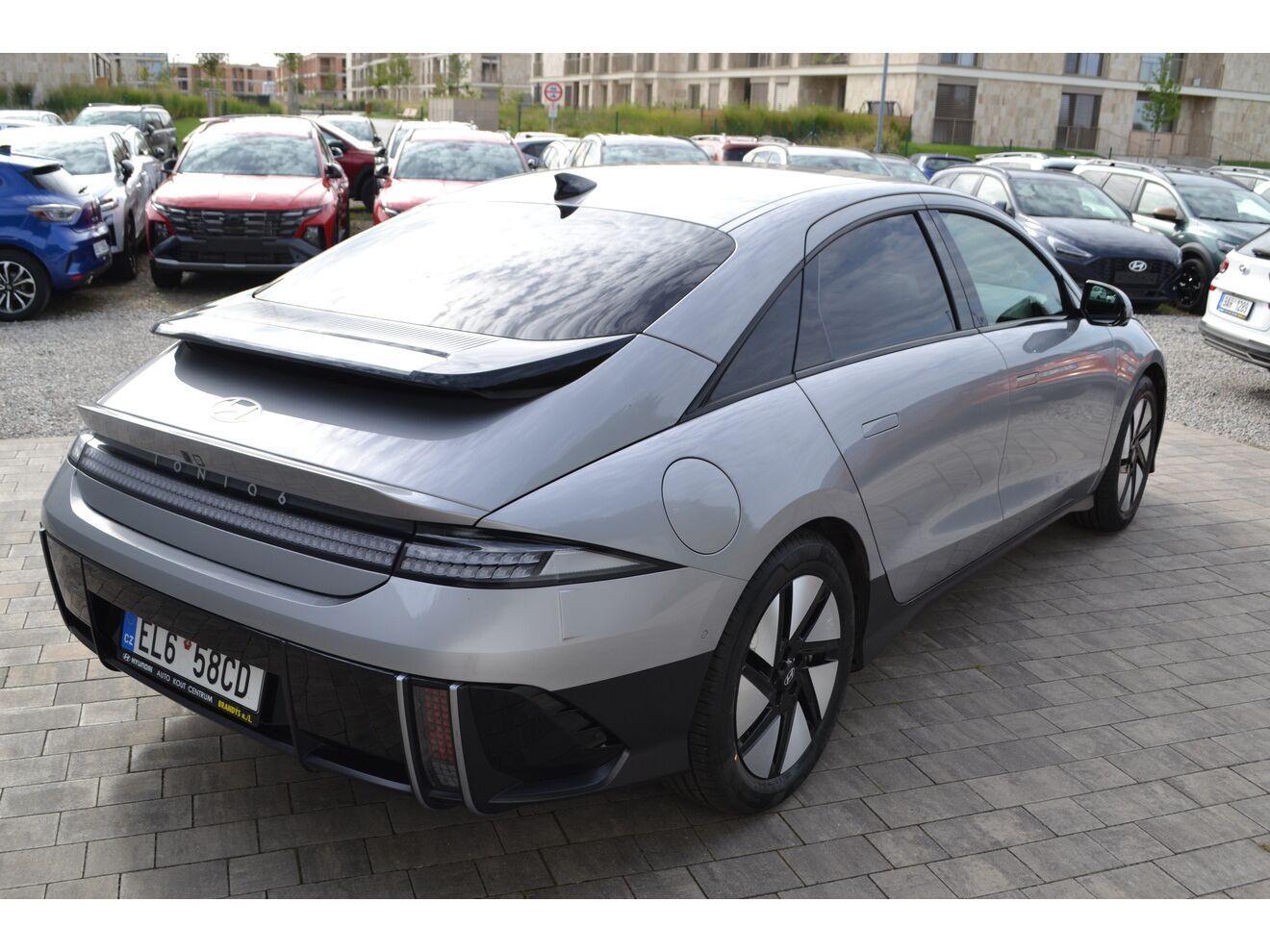 Hyundai Ioniq 6, 239KW 4x4 POWER 77kWh STYLE PR - fotka 5