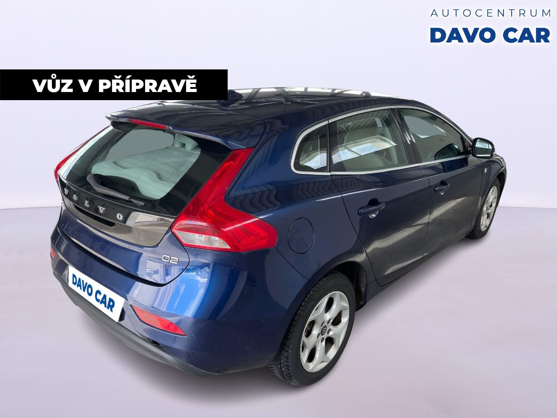 Volvo V40, 1,6 D2 115 Summum - fotka 3