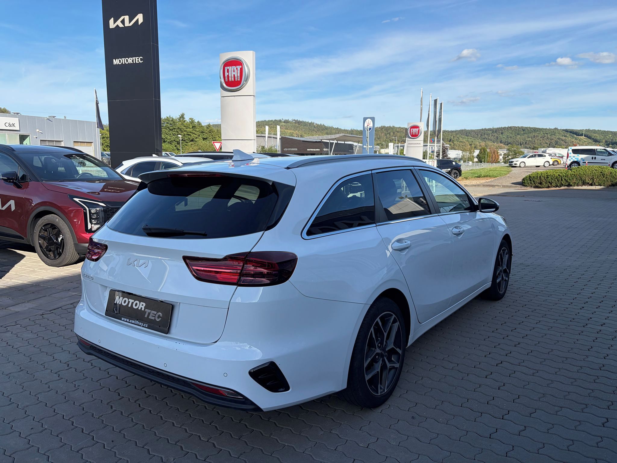 Kia Cee´d, 1.5 T-GDi 7DCT Exclusive SW - fotka 3