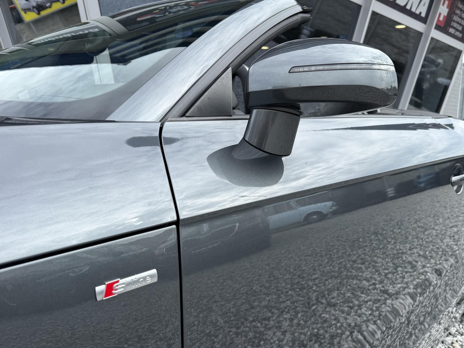 Audi TT, 2,0 TFSI Cabrio Quattro S-Line - fotka 2