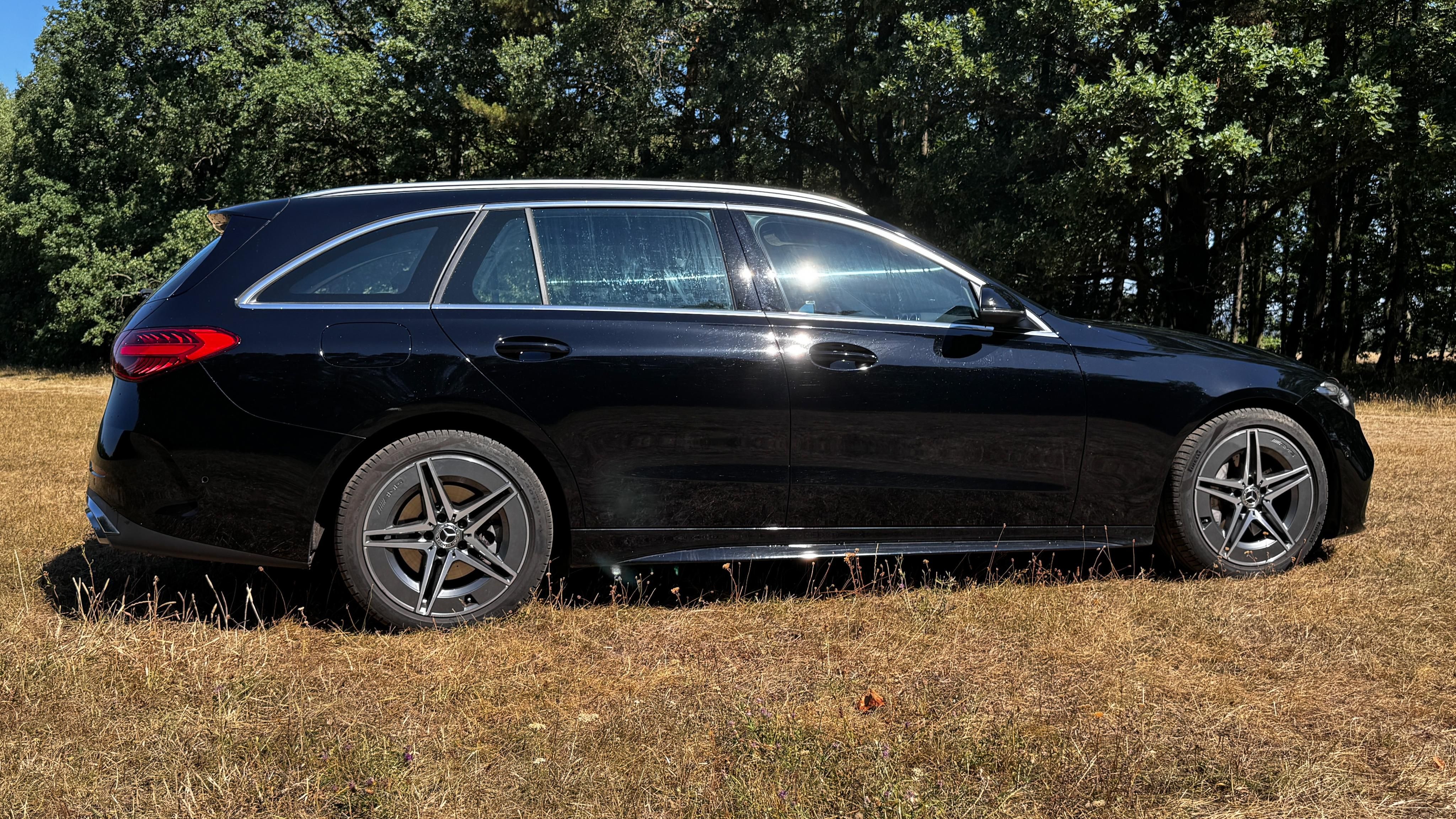 Mercedes-Benz Třídy C, C220d, AMG, záruka - fotka 6