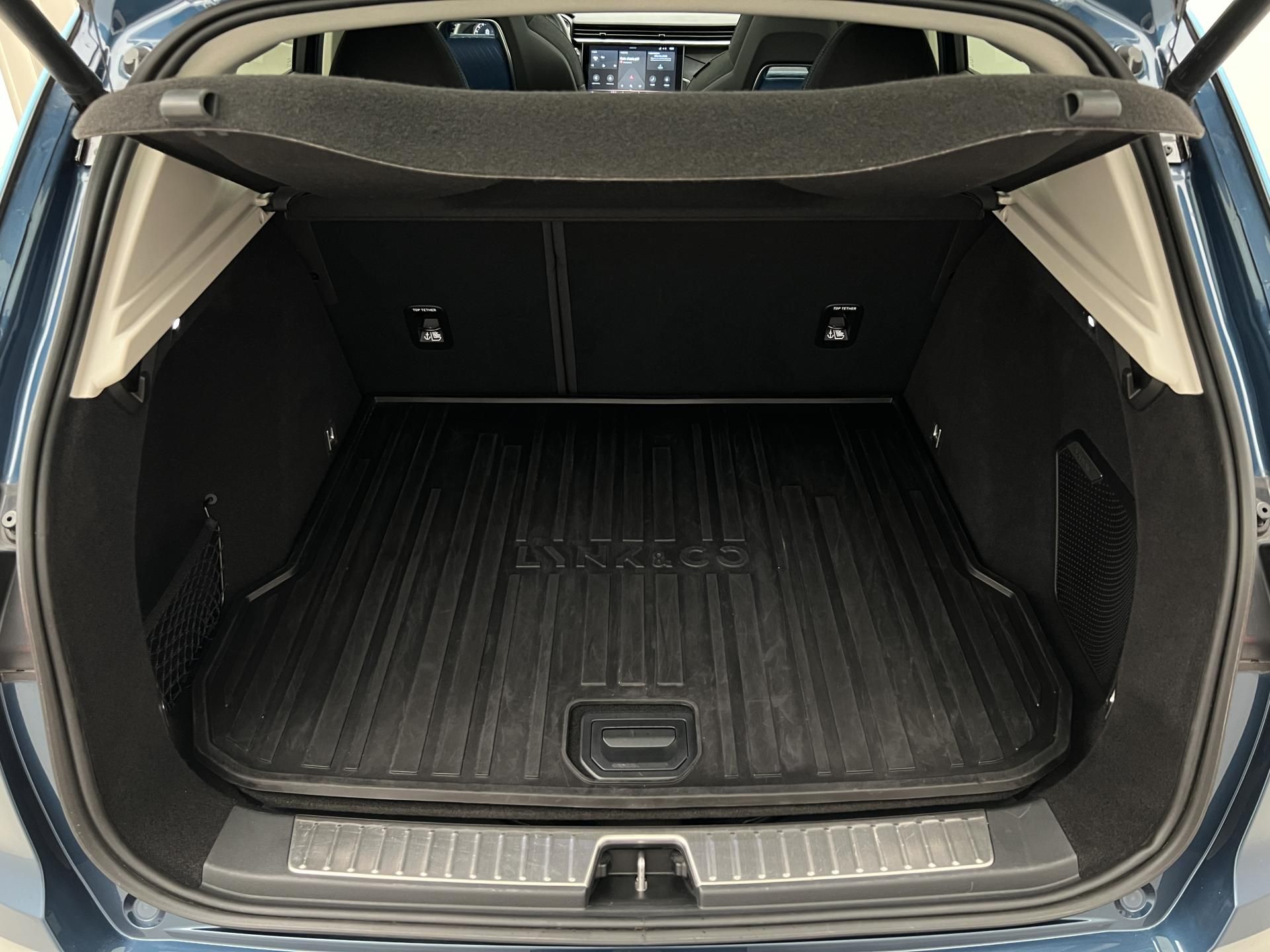 Lynk & Co 01, PHEV AUT - fotka 5