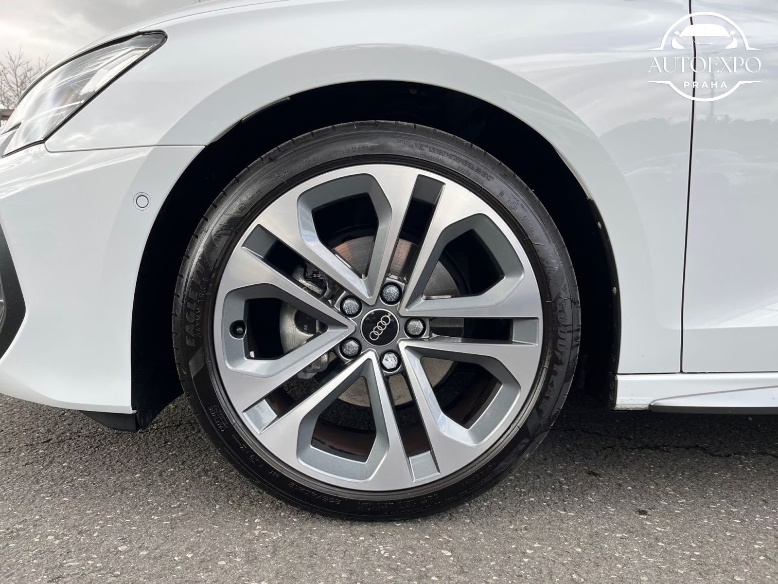 Audi A3, Sportback S-Line 30 TFSI - fotka 6