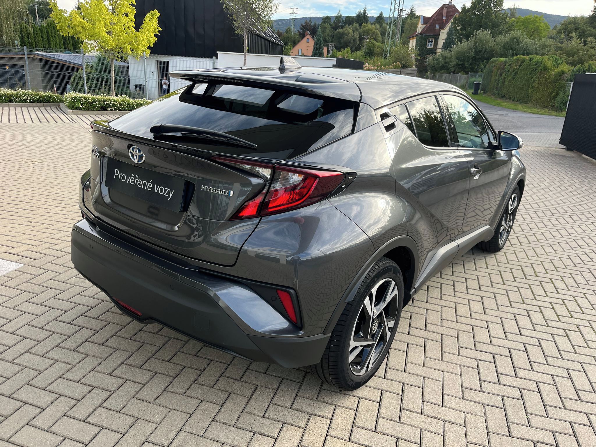 Toyota C-HR, 1.8 Hybrid e-CVT Style - fotka 6