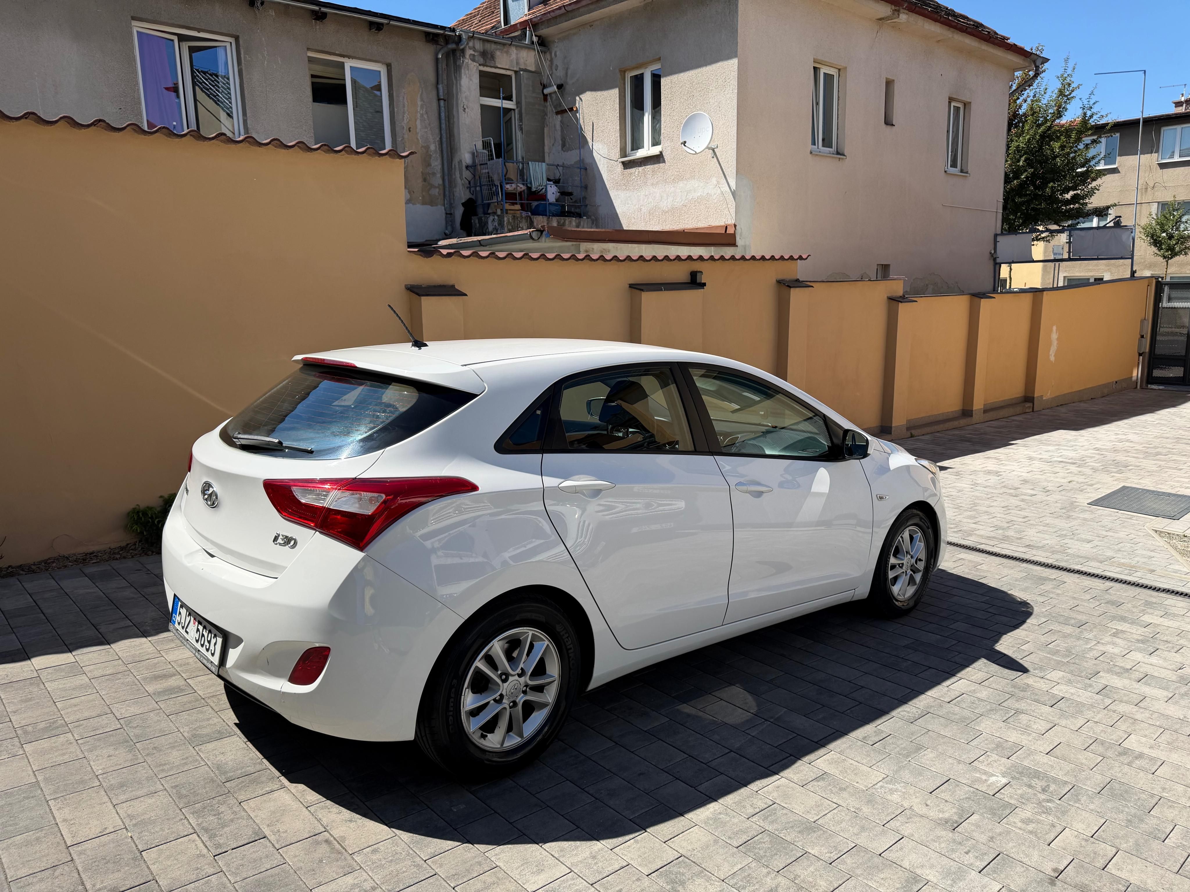 Hyundai i30, 1.4BA 1 MAJITEL ČR N.PNEU SER. - fotka 3