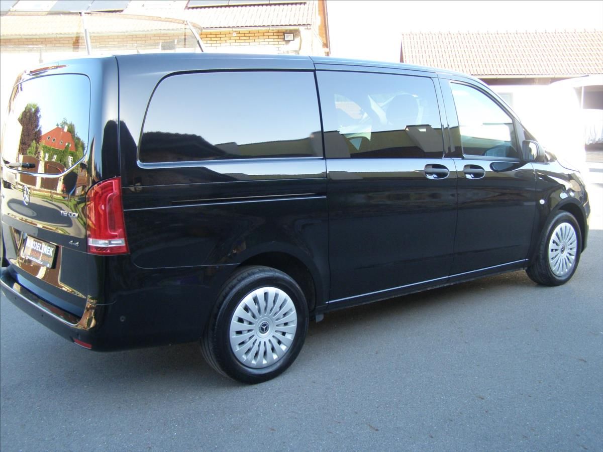 Mercedes-Benz Vito, 2,2   4x4 140kw  5 mist 2x sou - fotka 6