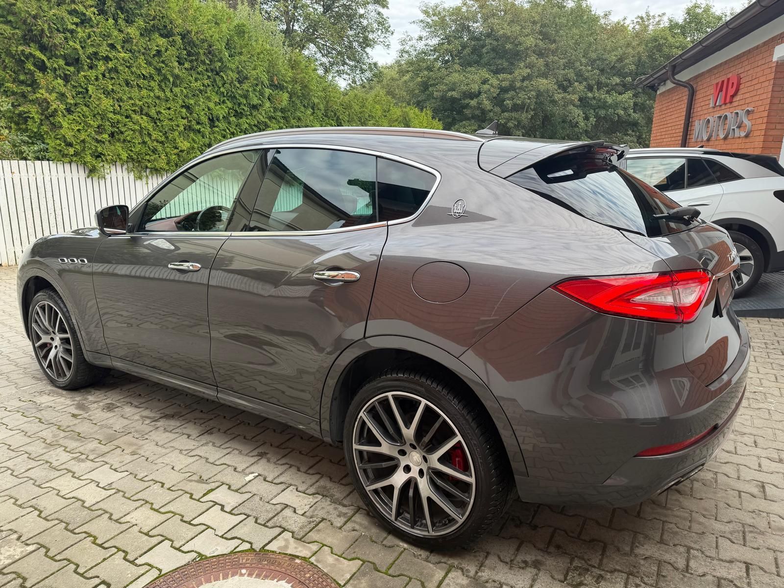 Maserati Levante, SQ4-316KW-4x4-H&K-R21-ČR - fotka 3