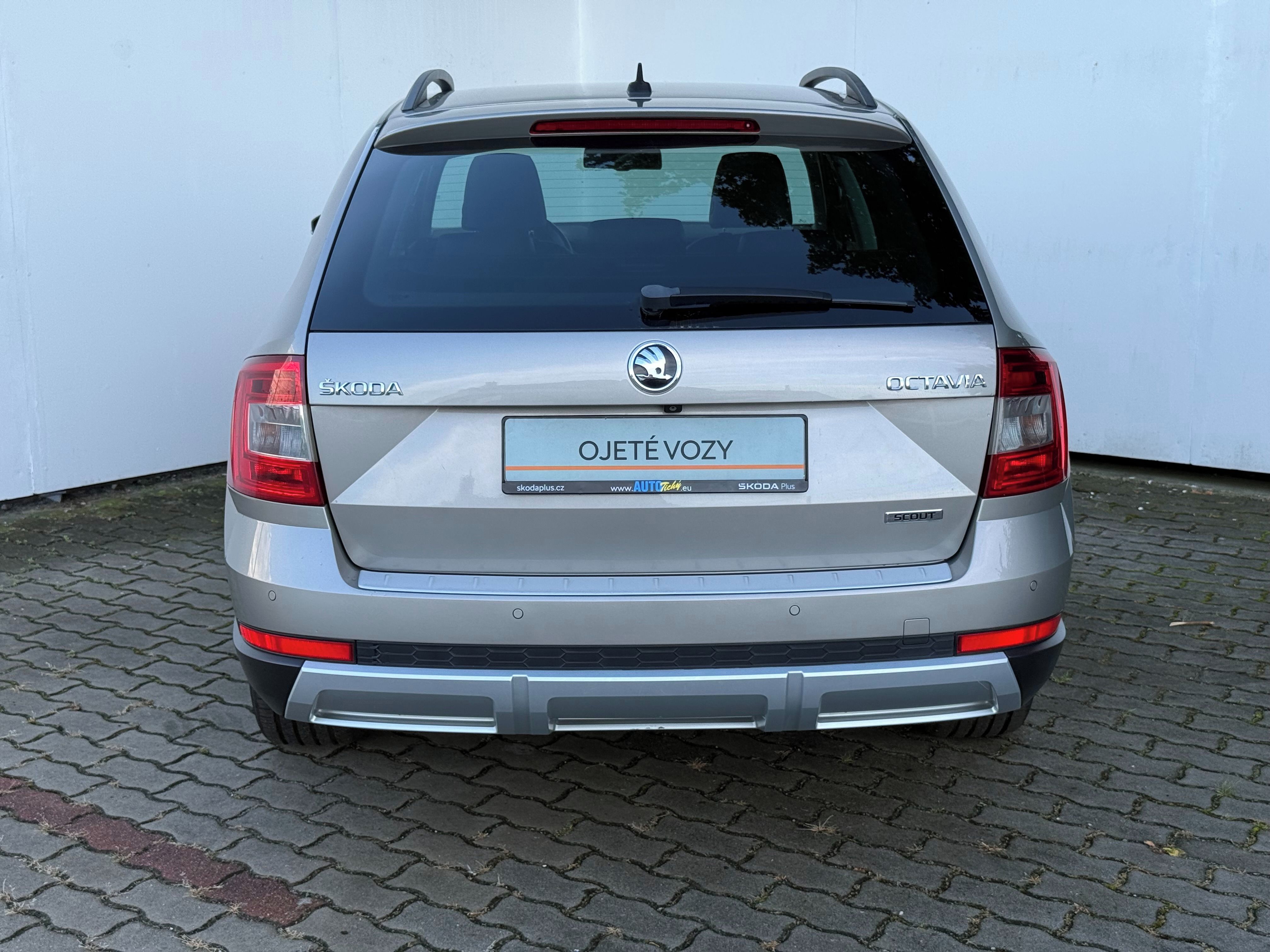 Škoda Octavia, 1.8 TSI / 132 kW 4x4 DSG Scout - fotka 6