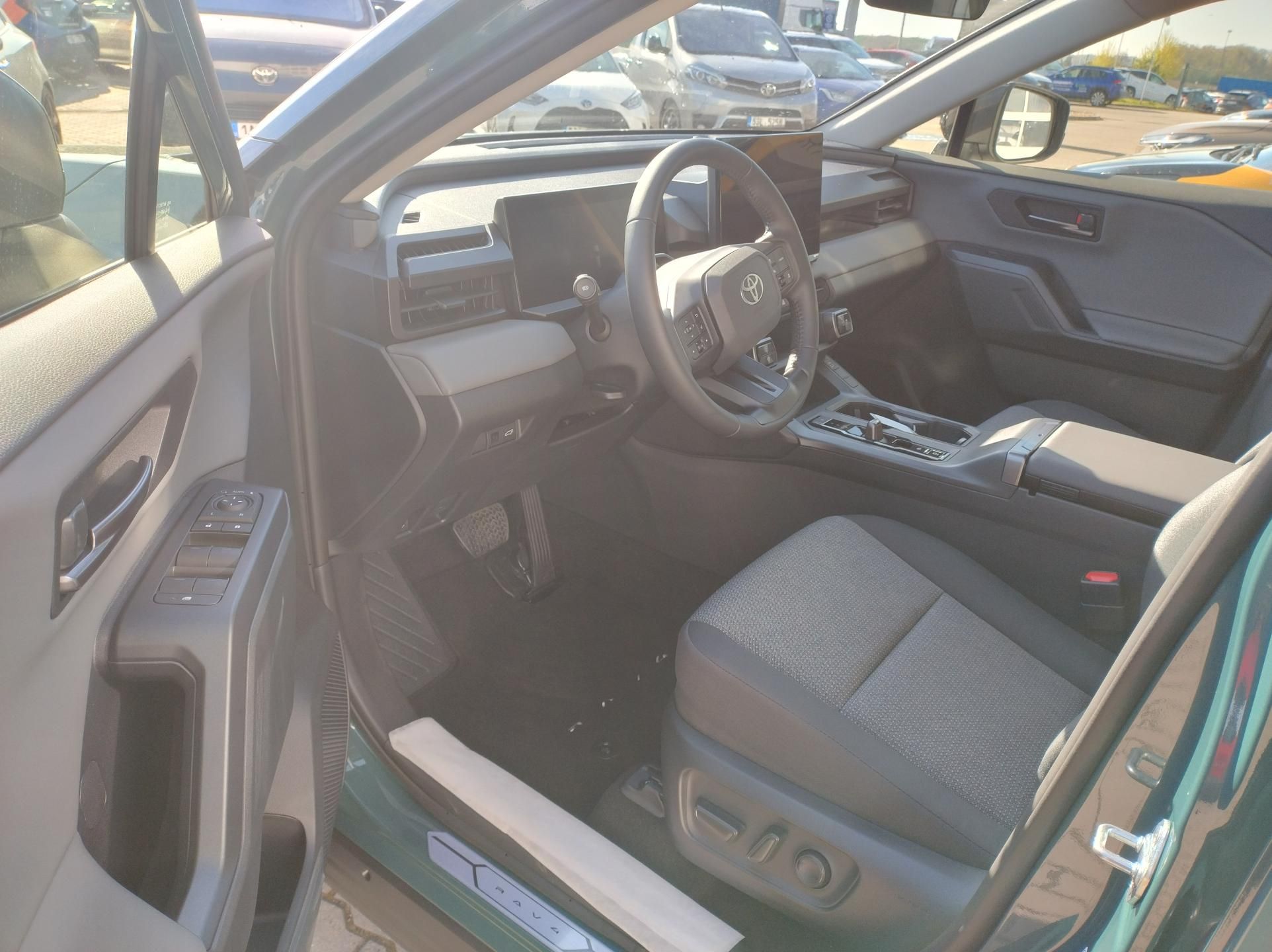 Toyota Rav4, 2.5 FHEV 4X2 Comfort Business - fotka 6