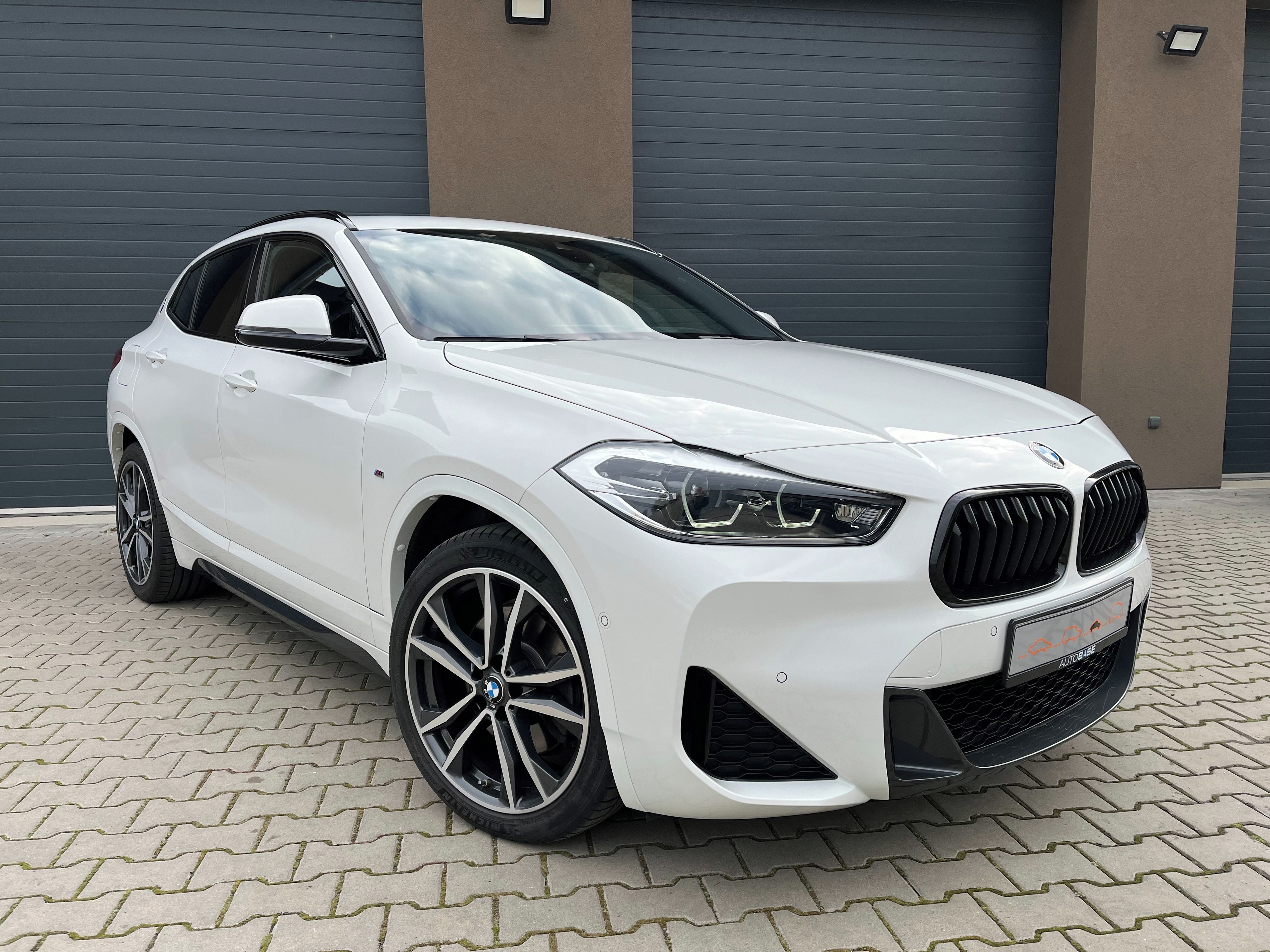 BMW X2, 2,0xD M-packet 140Kw,TZ,head-u - fotka 2