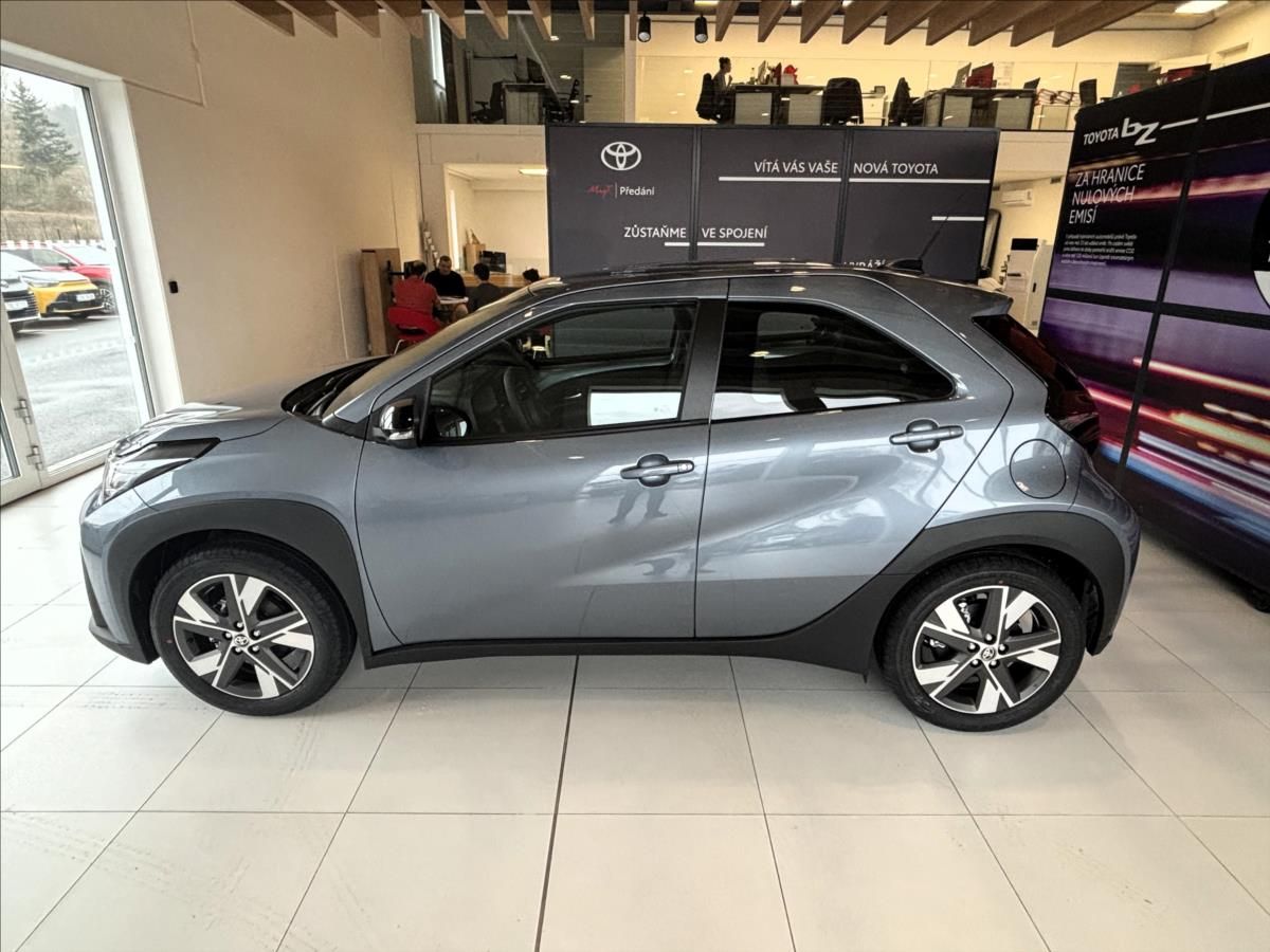 Toyota Aygo, 1,5   X Comfort 2026 - fotka 4