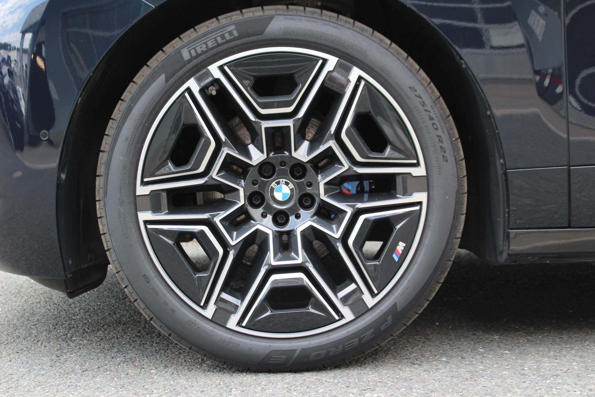 BMW iX, xDrive45, 300kW - fotka 6