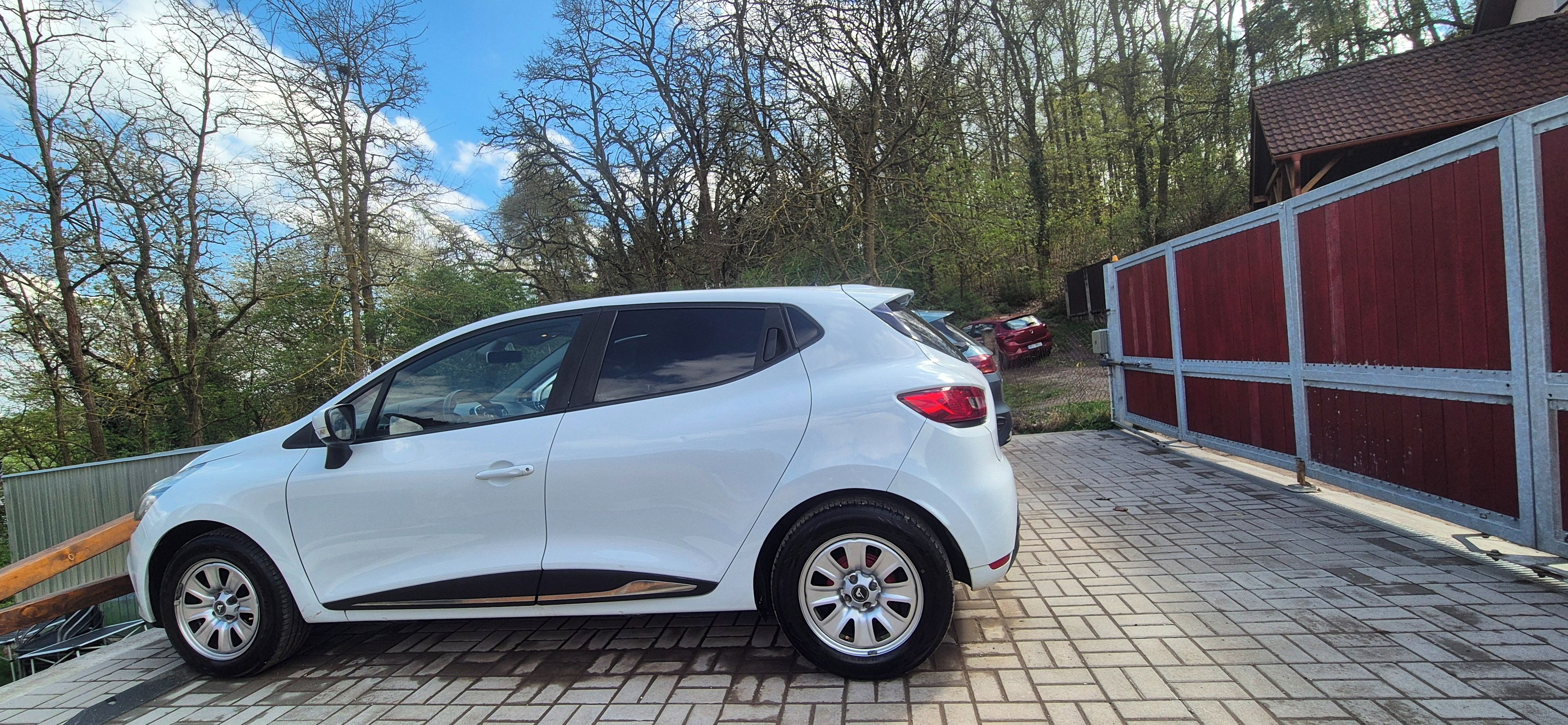 Renault Clio, Renault Clio IV 2016 1.2 54 KW - fotka 3