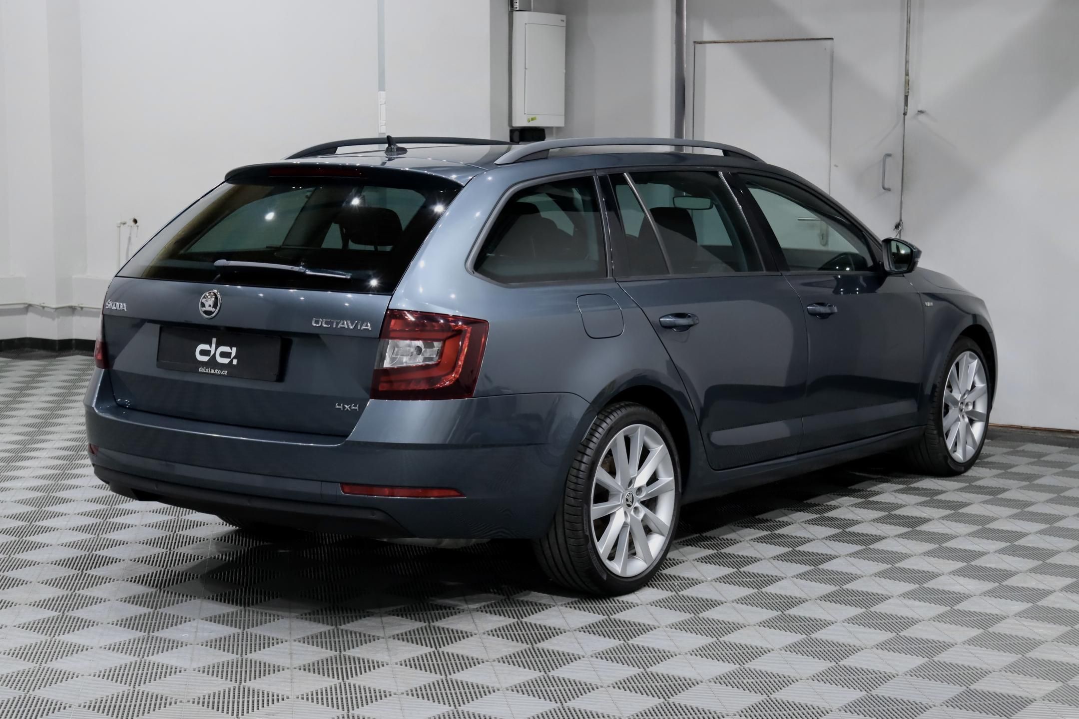 Škoda Octavia, 3 FL 2.0 TSI 140 kW DSG 4x4 - fotka 6