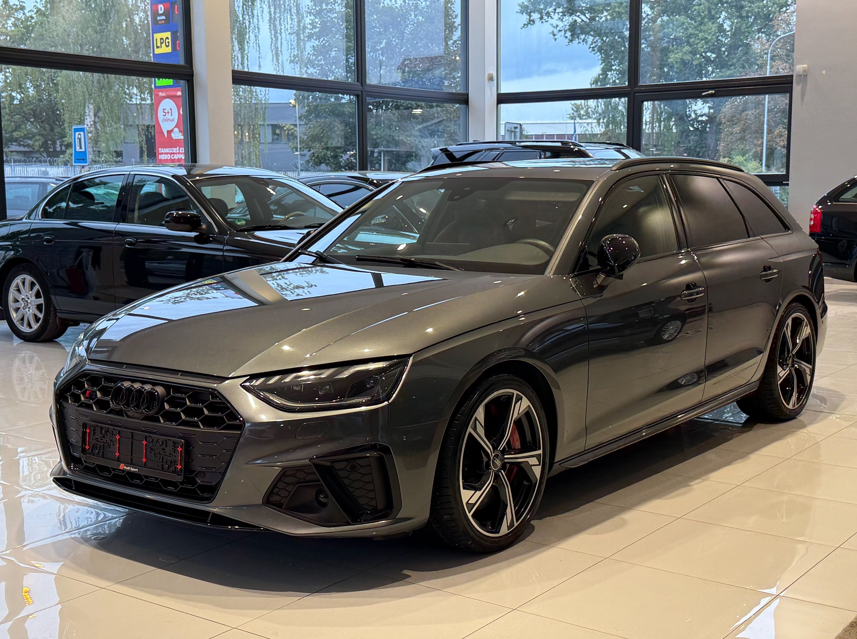 Audi S4, Avant3.0 B&O MASÁŽ 251 kW 4x4 - fotka 2