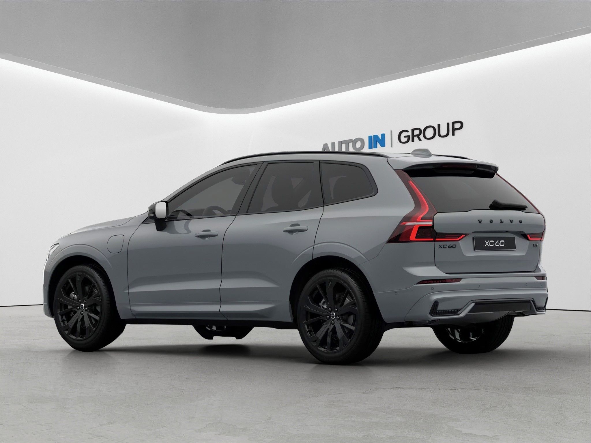Volvo XC60, Black Edition Plus T6,4X4 - fotka 3