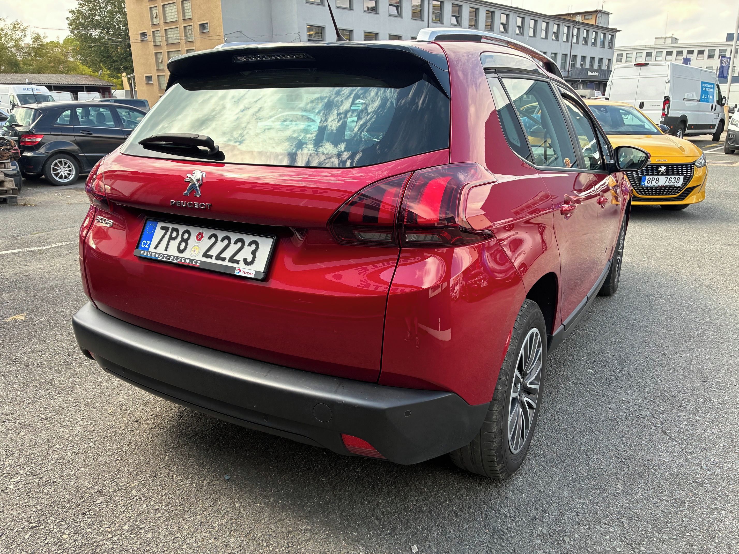 Peugeot 2008, 1,2 PureTech Active Pack  82k - fotka 4