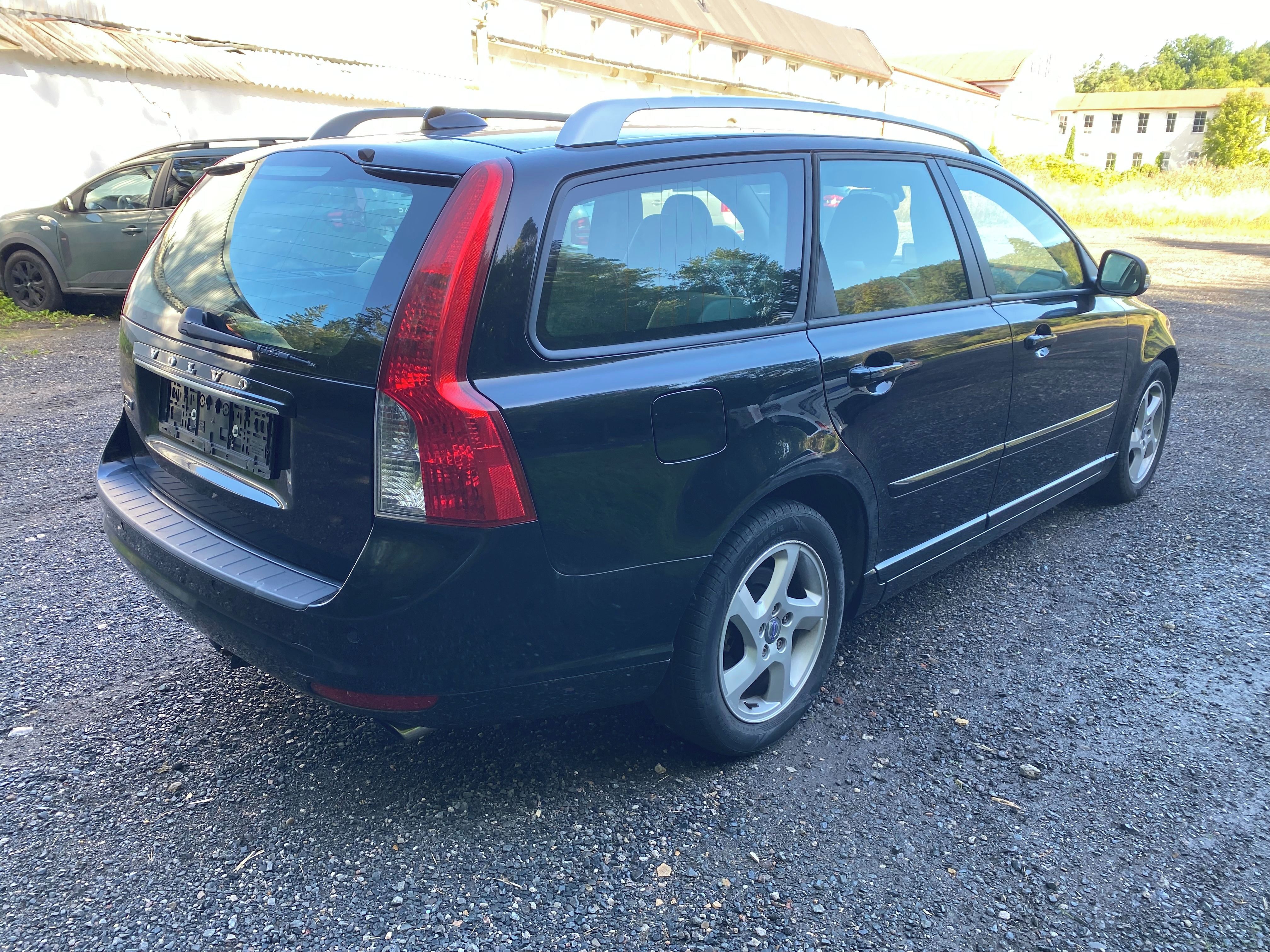 Volvo V50, V50 2.0D, 110 kW, kůže, tažné - fotka 6