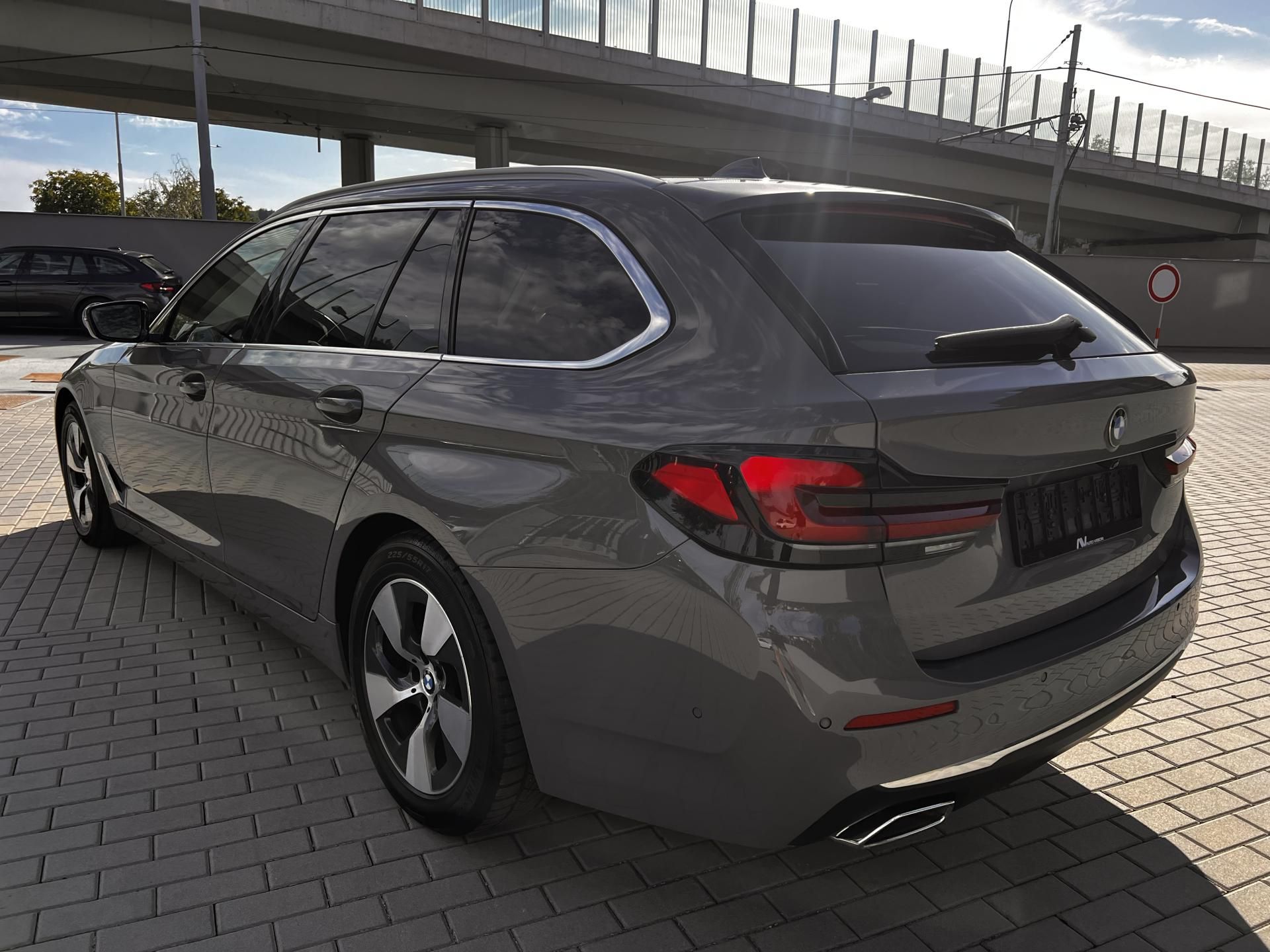 BMW Řada 5, 520d xDrive Kam HUD - fotka 4