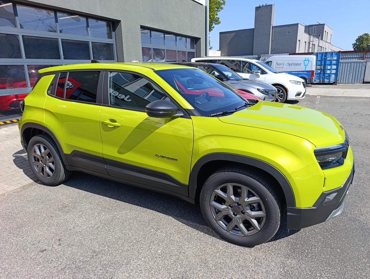 Jeep Avenger, Altitude 1.2 Tur. e-Hybrid aut - fotka 5