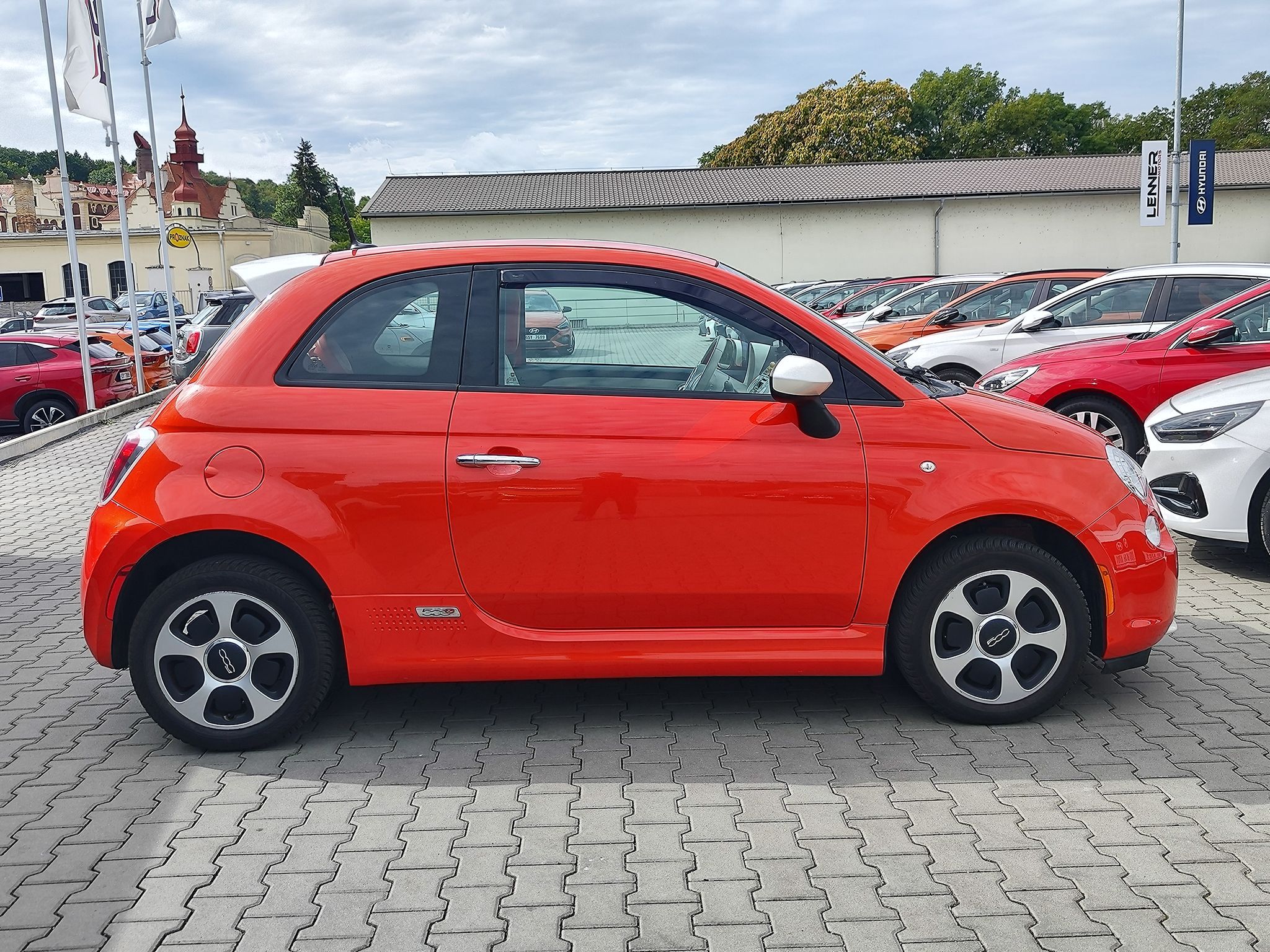 Fiat 500E, EV/83kW A/T DIGI KLIMA - fotka 4