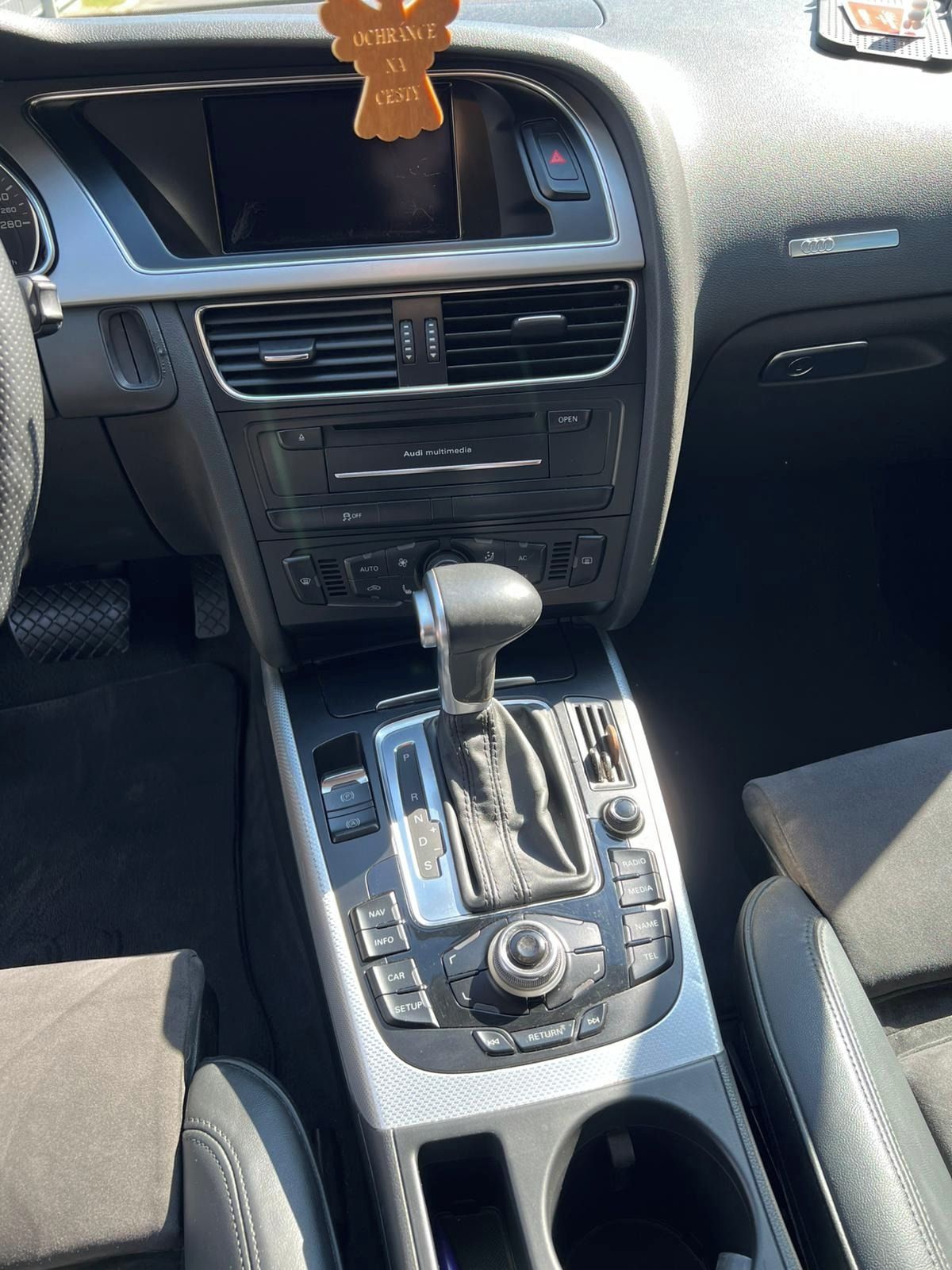 Audi A5, 2.0 Tfsi - fotka 6