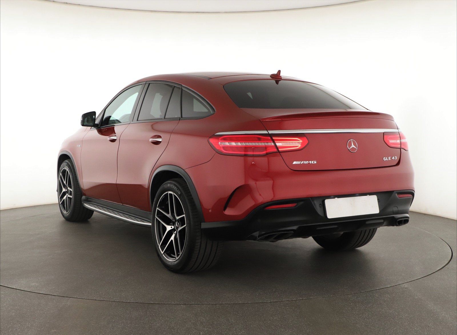 Mercedes-Benz GLE, AMG 4MATIC, AMG line - fotka 4