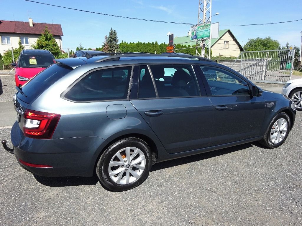 Škoda Octavia, COMBI III FC -2019-SERVISKA - fotka 4