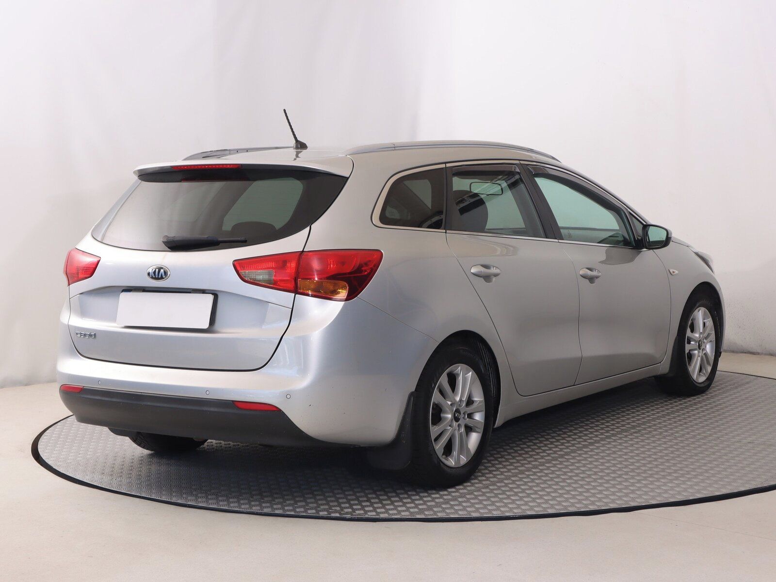 Kia Cee´d, 1.6 GDI, Silver - fotka 5