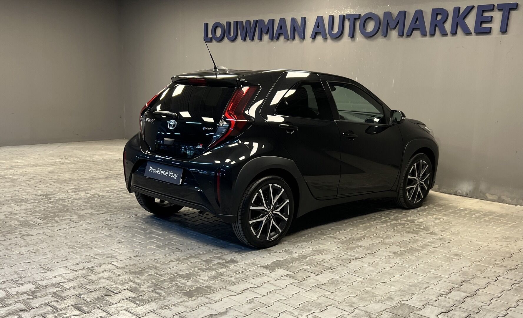 Toyota Aygo, 1,5 Hybrid AT GR Sport - fotka 2