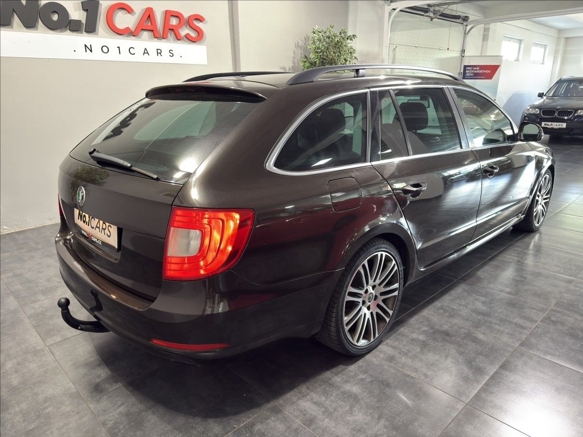 Škoda Superb, 2,0   TDI 4X4 125KW ELEGANCE - fotka 5