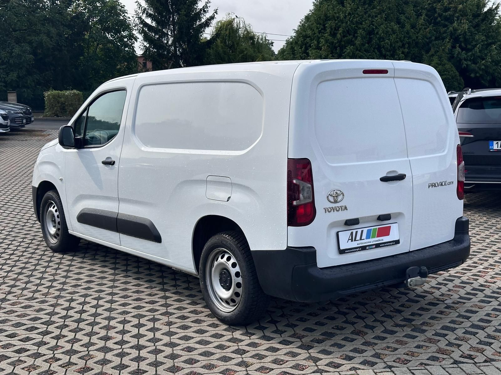 Toyota Proace City, 1.5 D 75kW - fotka 5