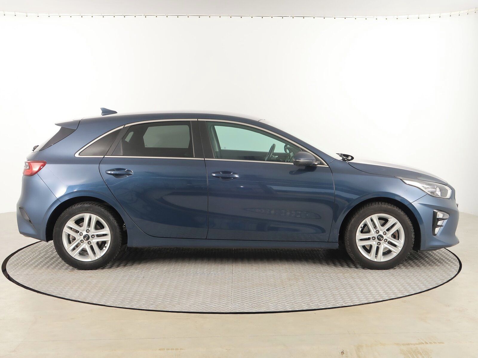 Kia Cee´d, 1.5 T-GDI, Gold, Automat - fotka 6