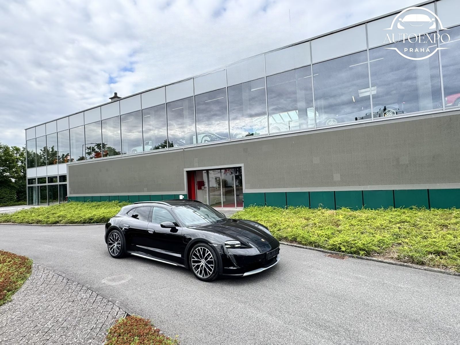 Porsche Taycan, 4 Cross Tourismo - fotka 2