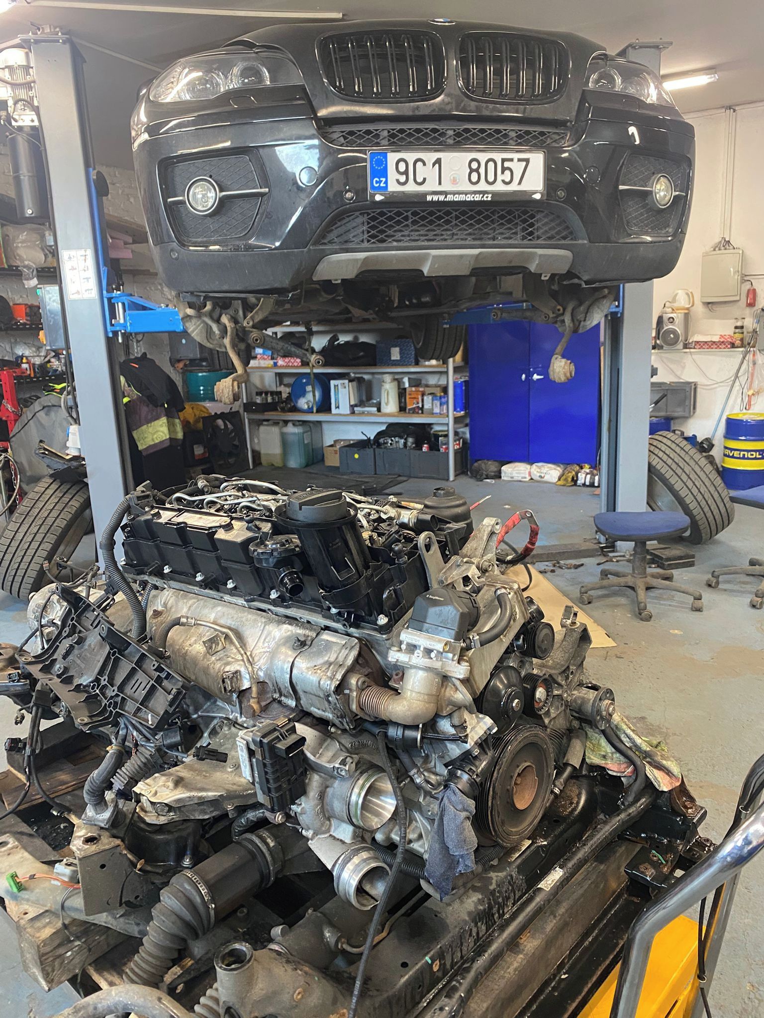 BMW X6, Bmw x6 180kw Generální opravě - fotka 4