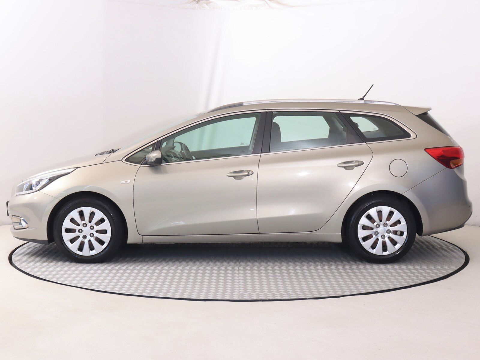 Kia Cee´d, 1.4 CVVT - fotka 3
