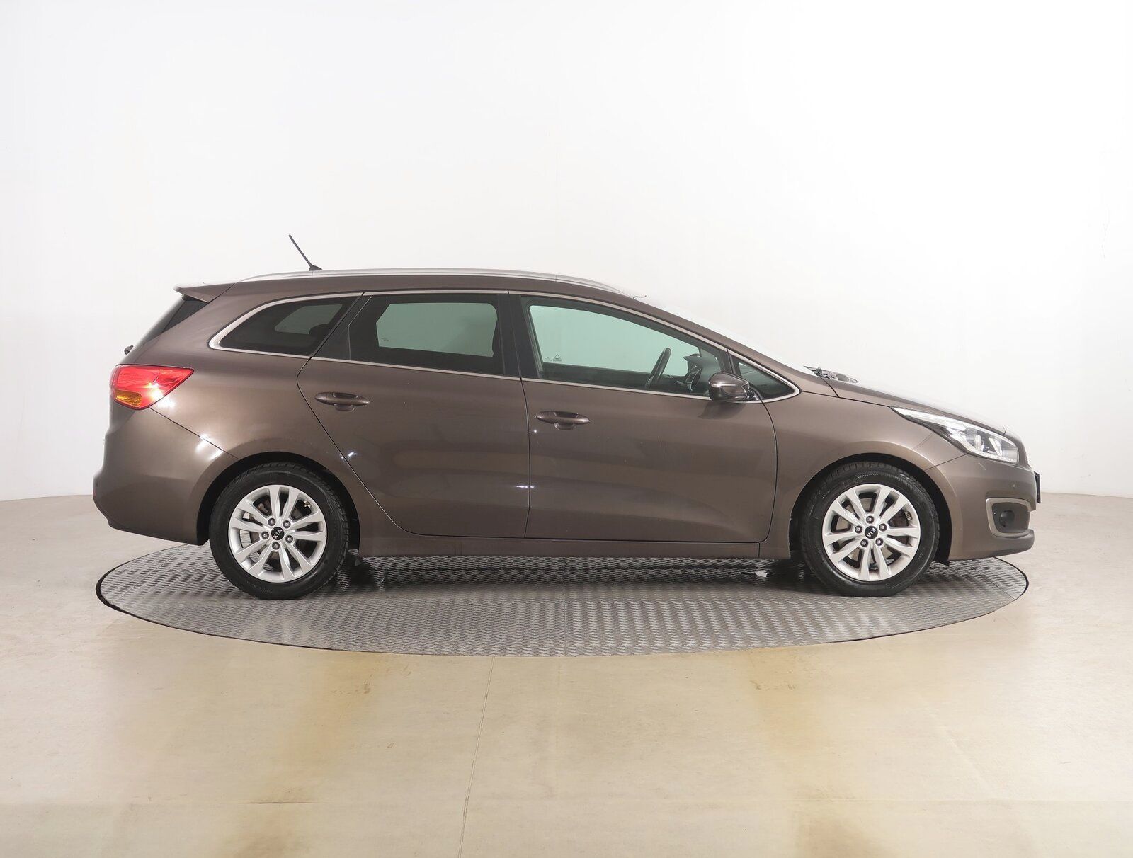 Kia Cee´d, 1.0 T-GDI, Serv.kniha - fotka 6