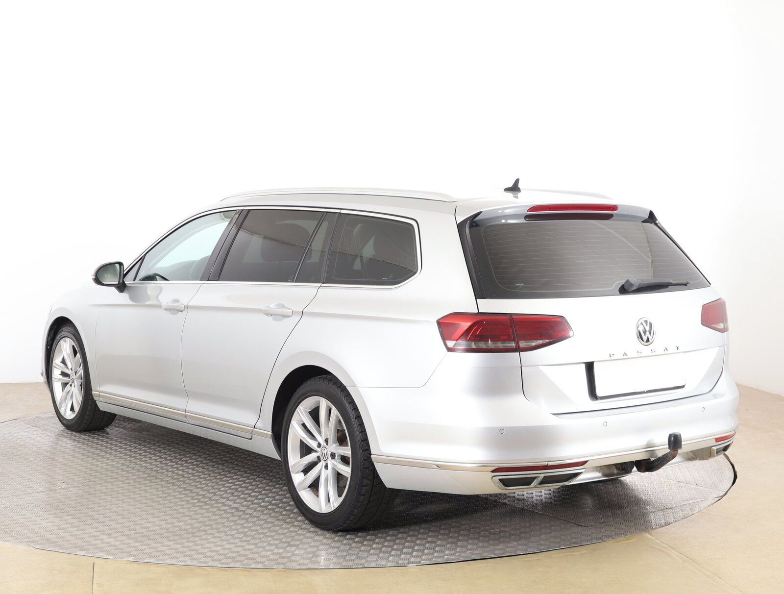 Volkswagen Passat, 2.0 TDI, Highline, Automat - fotka 4